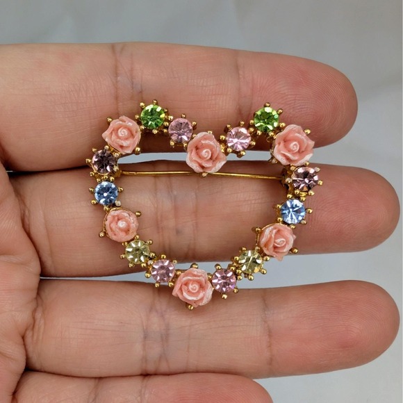 Avon Jewelry - Vintage Avon Coquette Style Rose And Pastel Crystal Heart Brooch Pin 1.5"